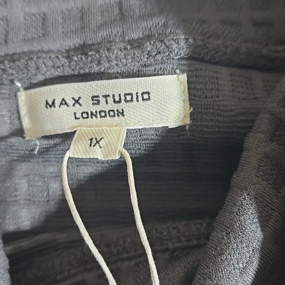Max Studio London Charcoal Textured Top Long Sleeve Womens Plus 1X NWT